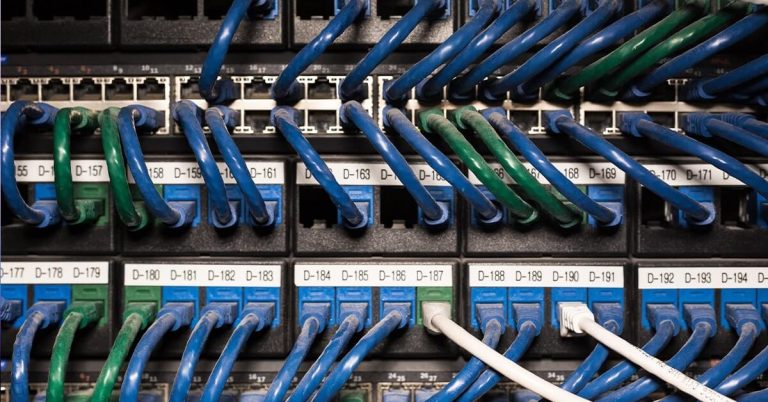 Transition numérique : Alphalink garantit des infrastructures certifiées à Courbevoie